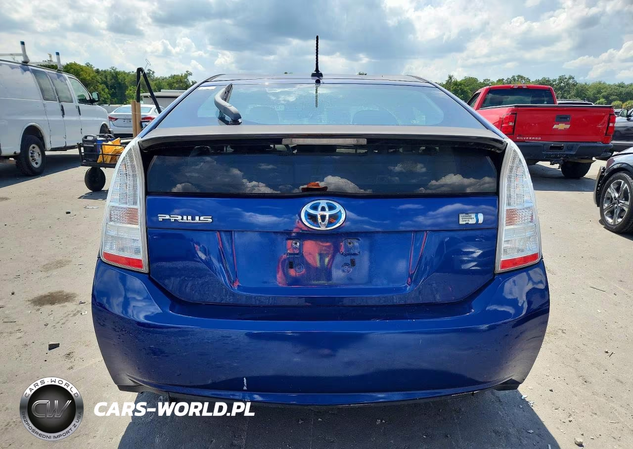 2011 Toyota Prius Two VIN:JTDKN3DUXB0319742 - 6