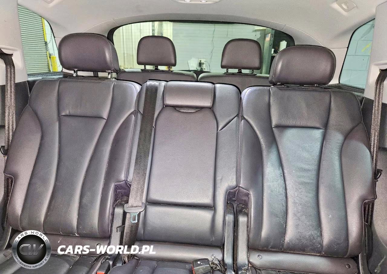 2017 Audi Q7 Premium Plus VIN:WA1LAAF79HD042993 - 10