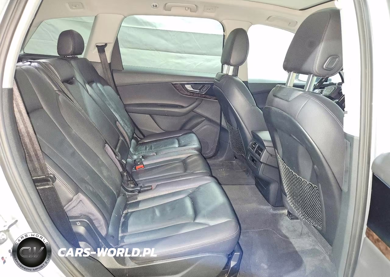 2017 Audi Q7 Premium Plus VIN:WA1LAAF79HD042993 - 11