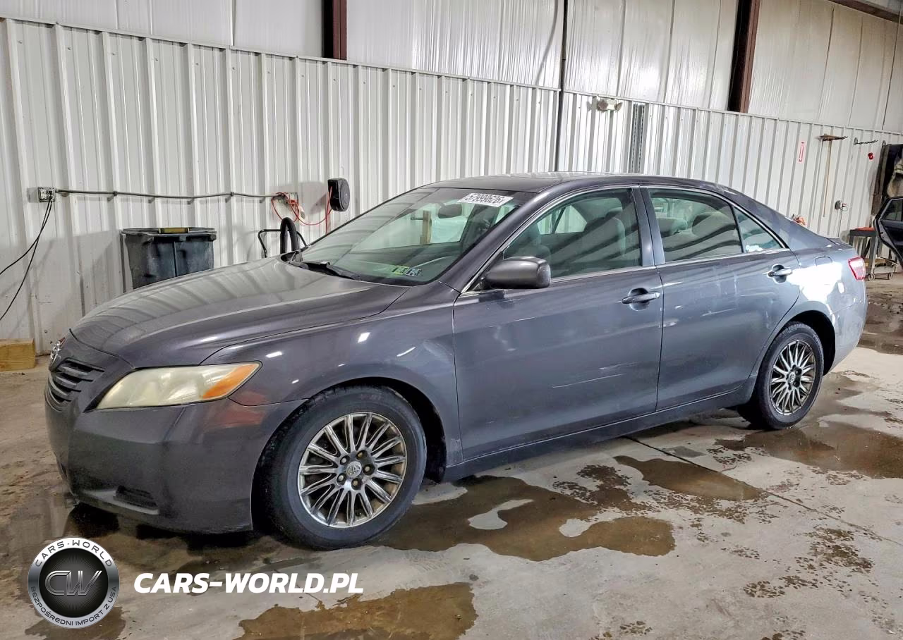 2009 Toyota Camry Le – zdjęcie 1 z 12