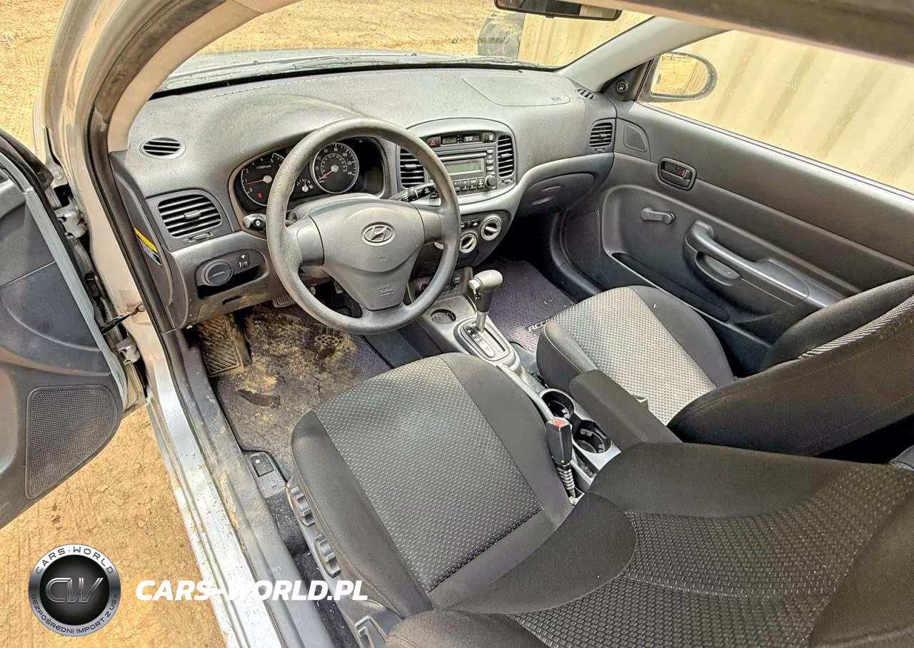 2008 Hyundai Accent Gs VIN:KMHCM36C48U060075 - 9