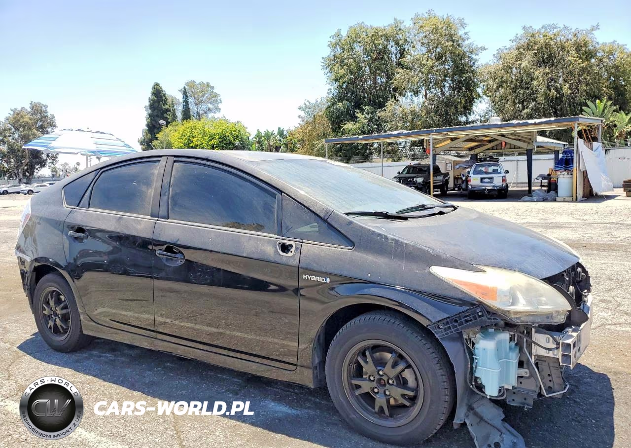 2012 Toyota Prius Three VIN:JTDKN3DU0C1504765 - 4