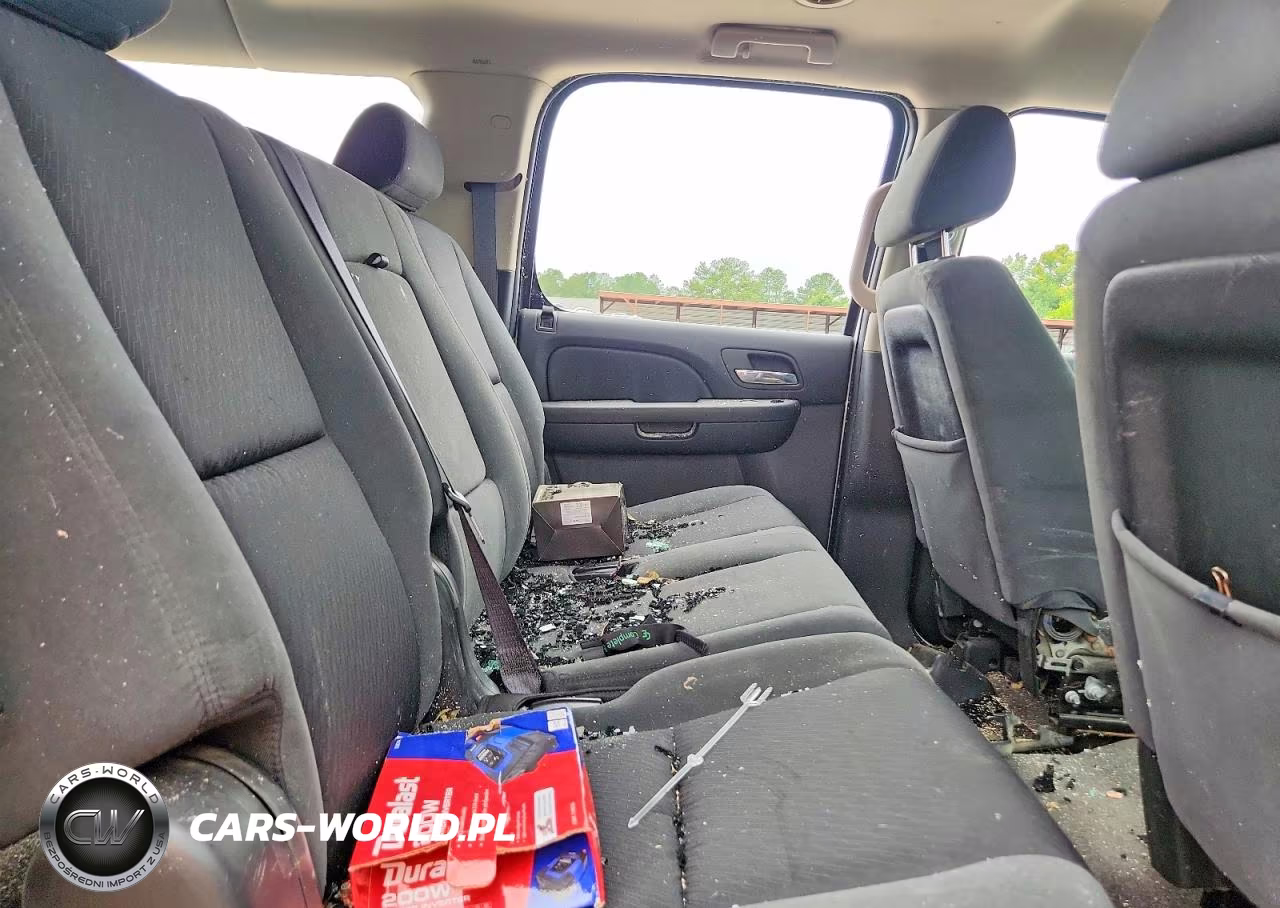 2009 Chevrolet Suburban C1500 Ls VIN:1GNFC16049R182025 - 11