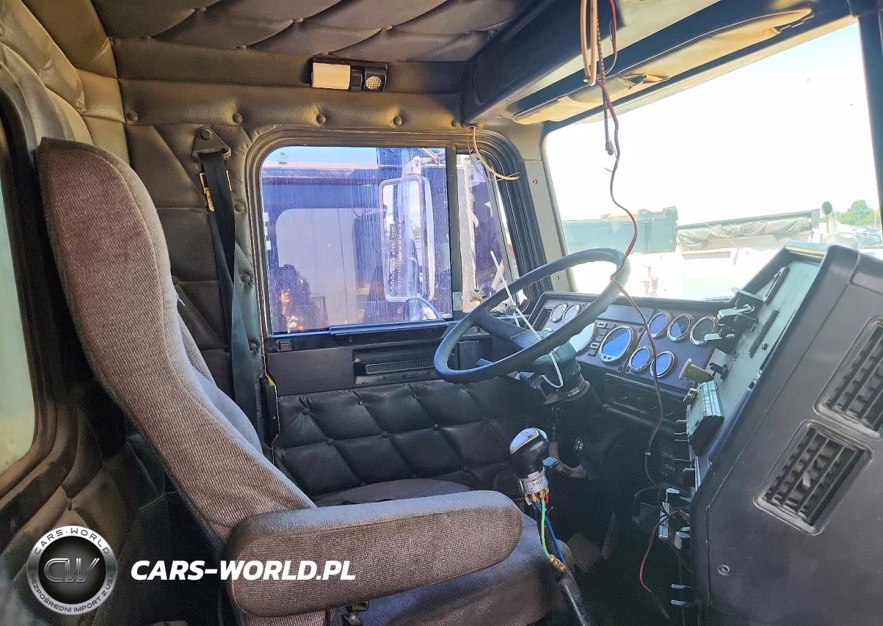 2010 Freightliner Fld120 Dump Truck VIN:1FVHALCK3ADAV2965 - 5