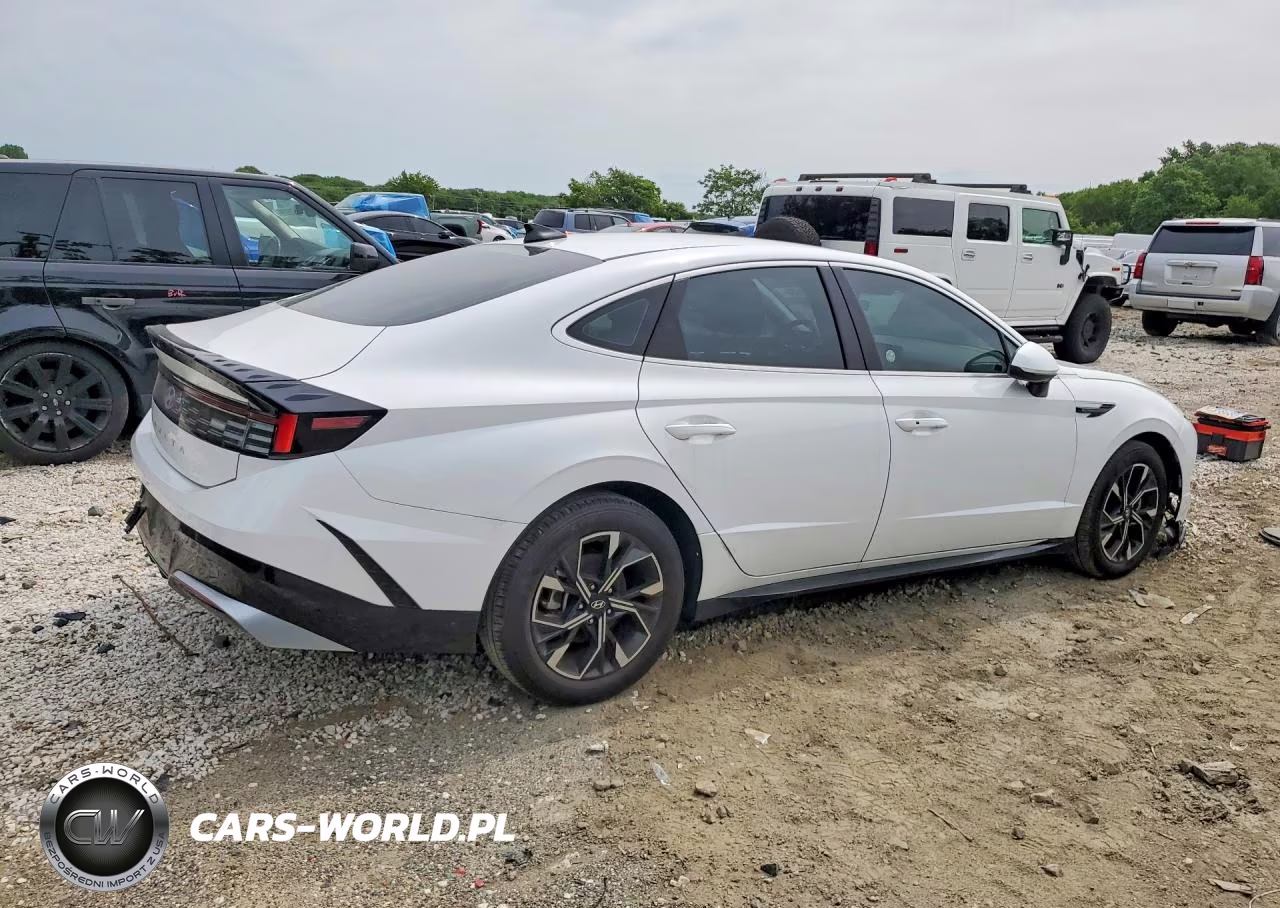 2025 Hyundai Sonata Sel VIN:KMHL64JA8SA506551 - 3