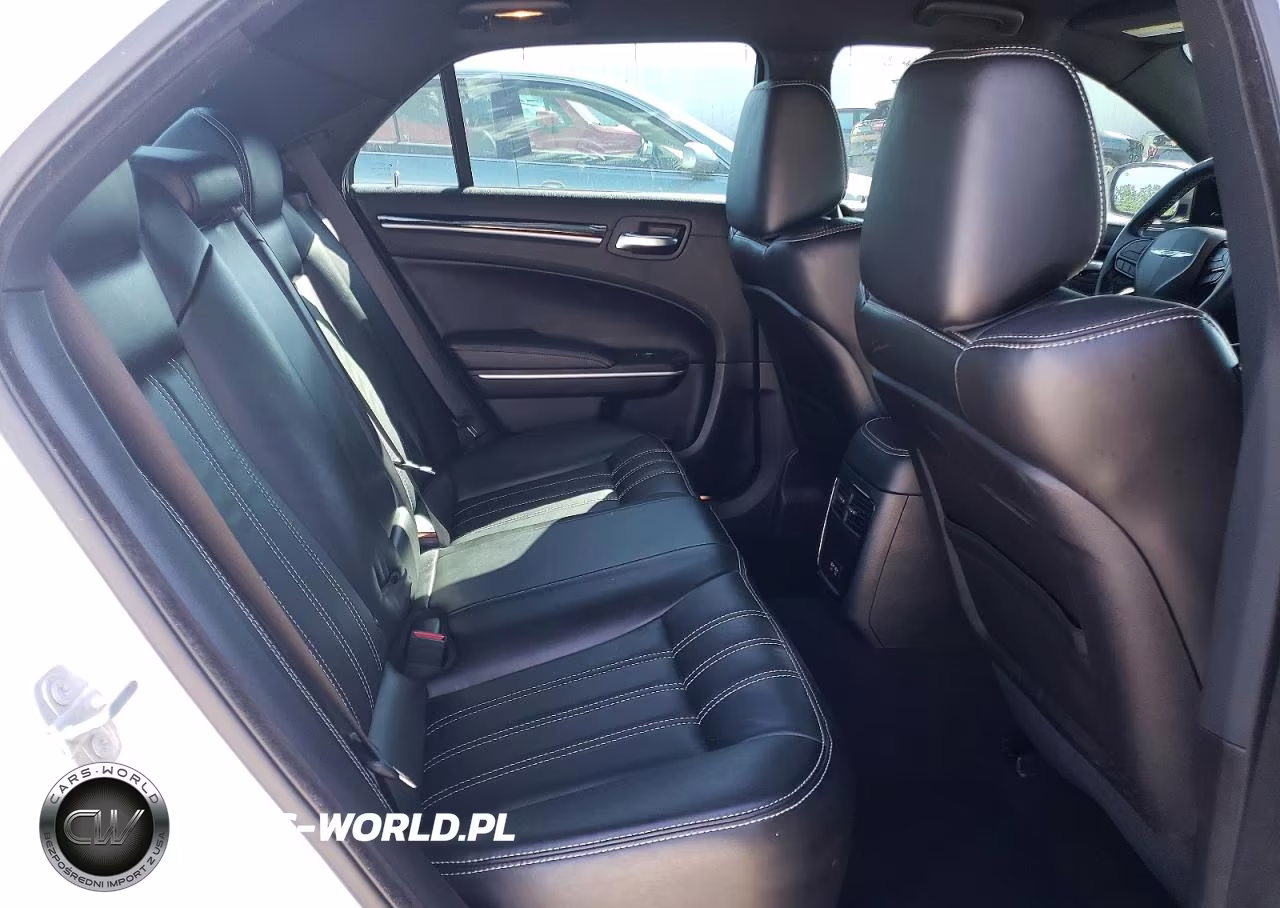 2020 Chrysler 300 S VIN:2C3CCABG7LH189576 - 10