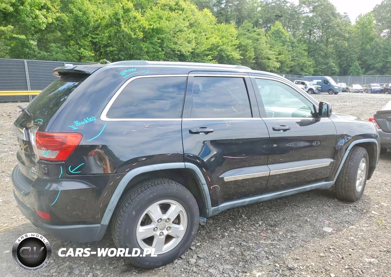 2011 Jeep Grand Cherokee Laredo VIN:1J4RR4GG0BC589957 - 3