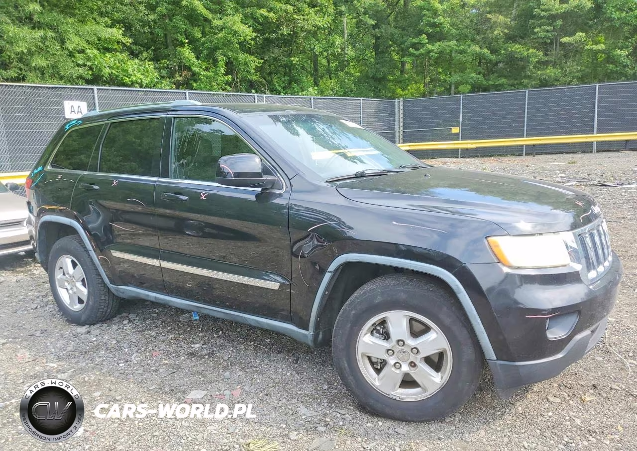 2011 Jeep Grand Cherokee Laredo VIN:1J4RR4GG0BC589957 - 4