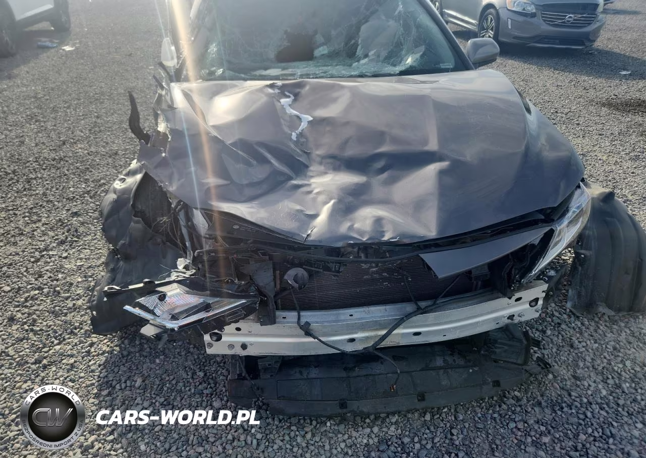 2018 Toyota Camry Le VIN:4T1B11HK3JU145105 - 11