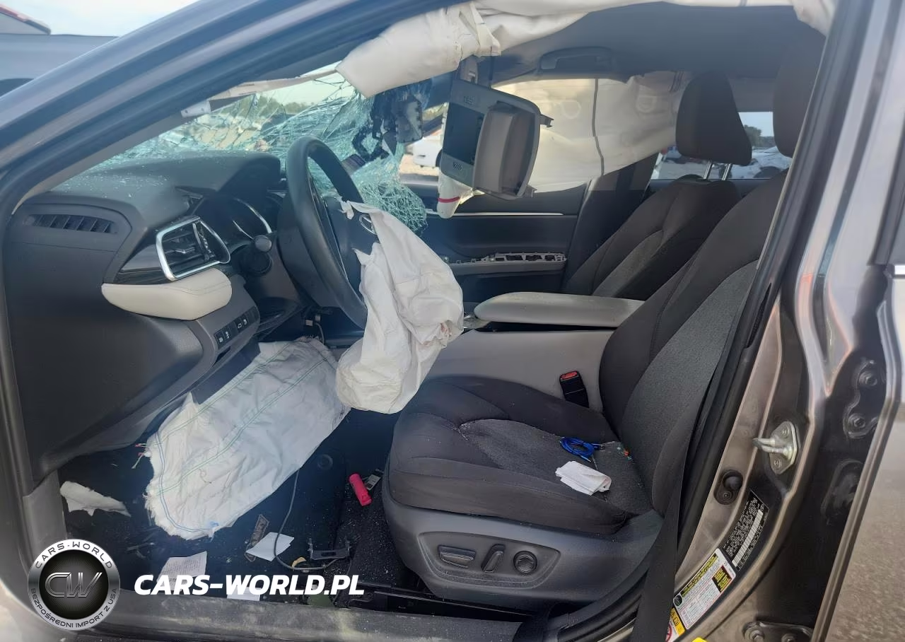 2018 Toyota Camry Le VIN:4T1B11HK3JU145105 - 7