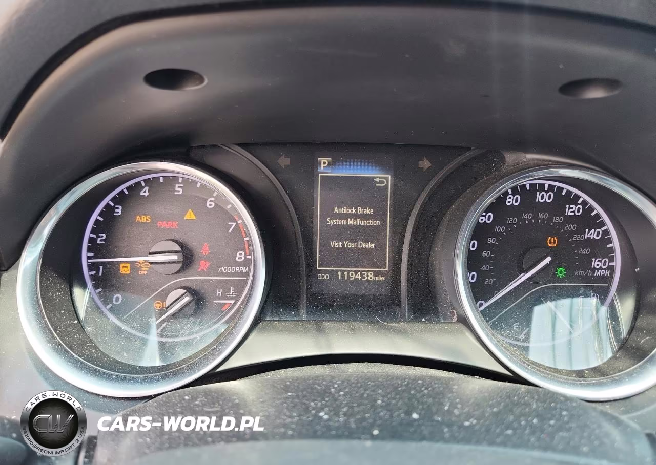 2018 Toyota Camry Le VIN:4T1B11HK3JU145105 - 9