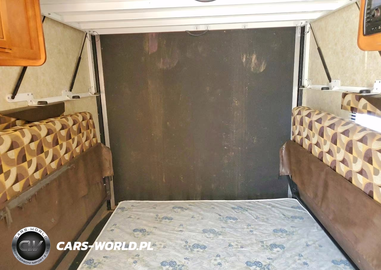 2014 Gulf Stream Track & Trail Camper VIN:1NL1GTL24E1112858 - 5