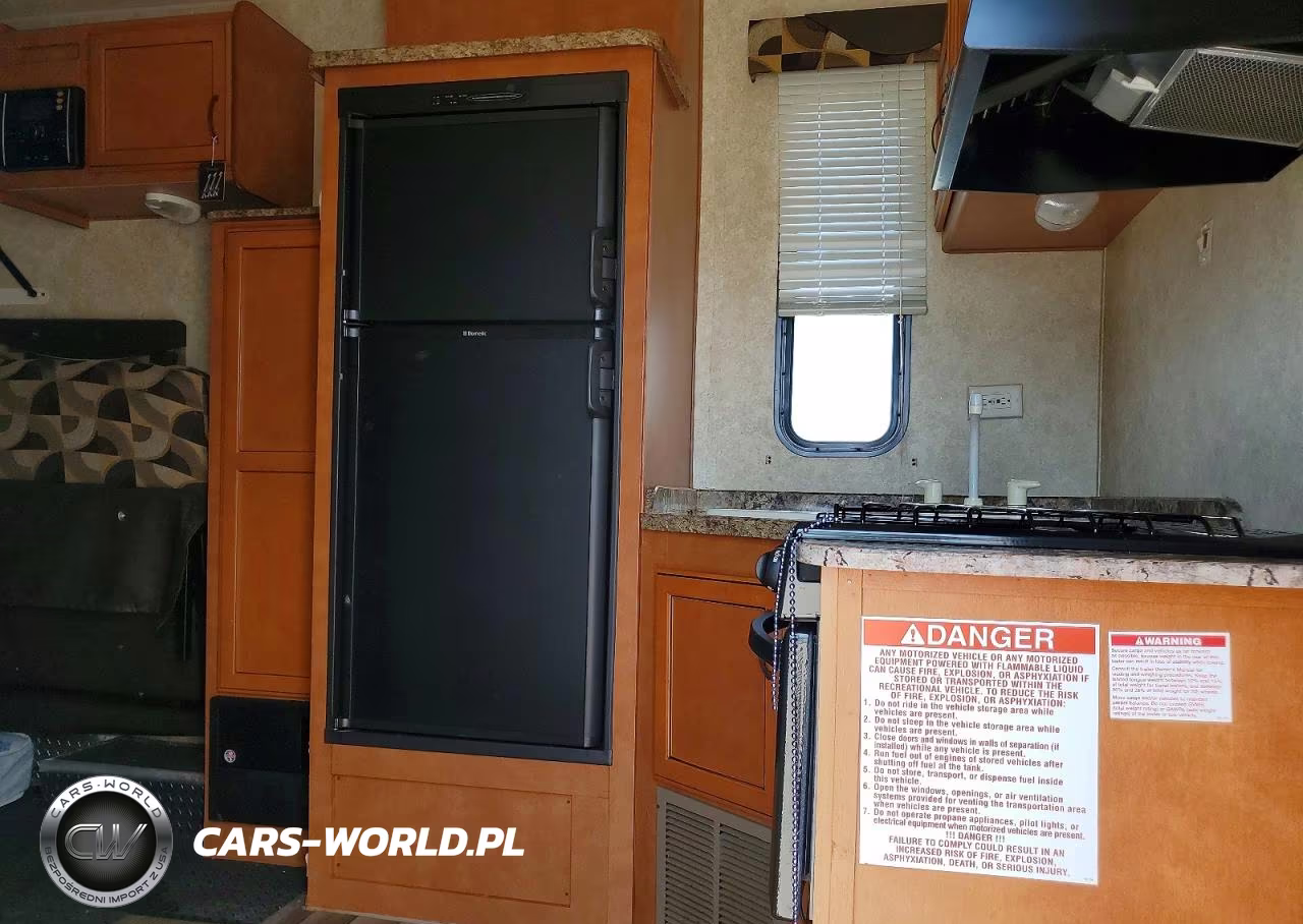 2014 Gulf Stream Track & Trail Camper VIN:1NL1GTL24E1112858 - 7