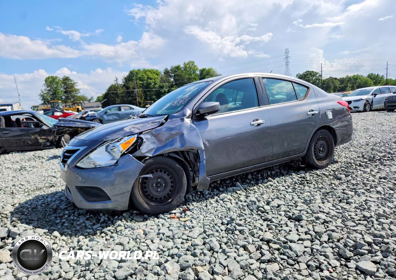 2018 Nissan Versa Sv