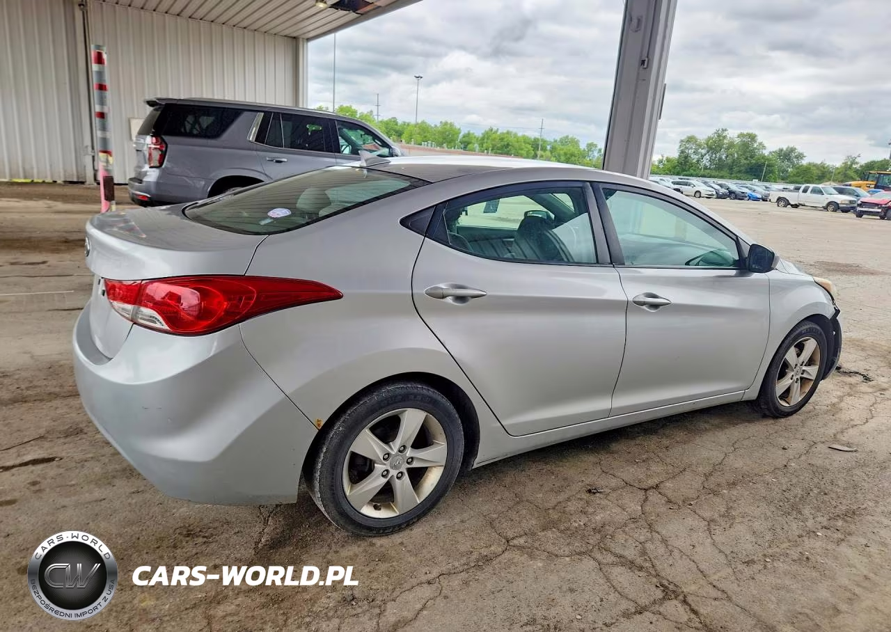 2013 Hyundai Elantra Gls VIN:5NPDH4AE0DH377206 - 3