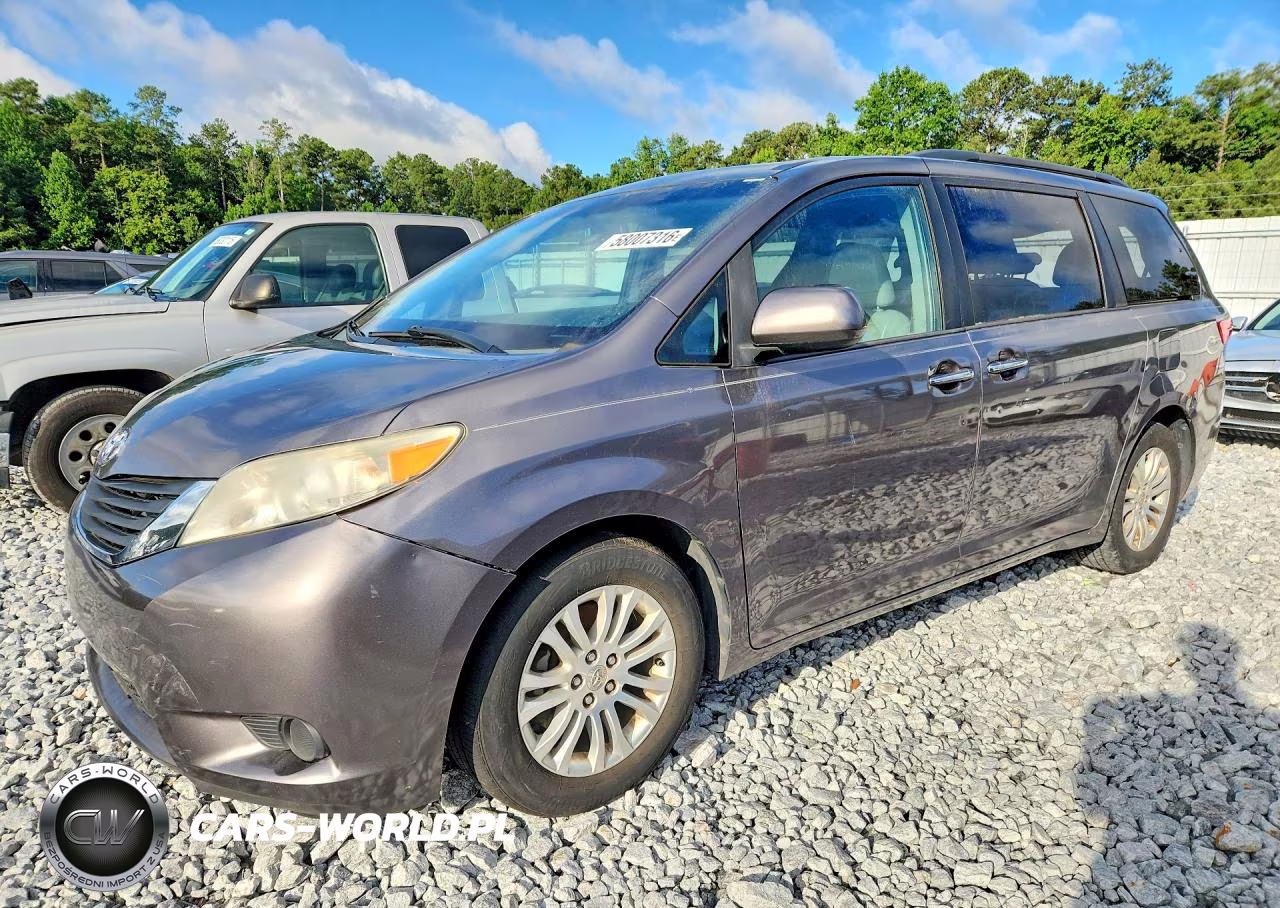2015 Toyota Sienna Xle 8-Passenger