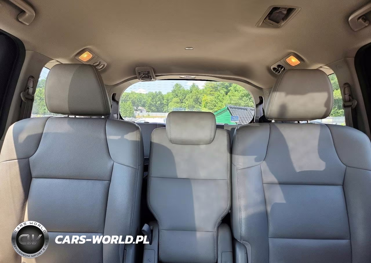 2014 Honda Odyssey Touring VIN:5FNRL5H93EB028656 - 10