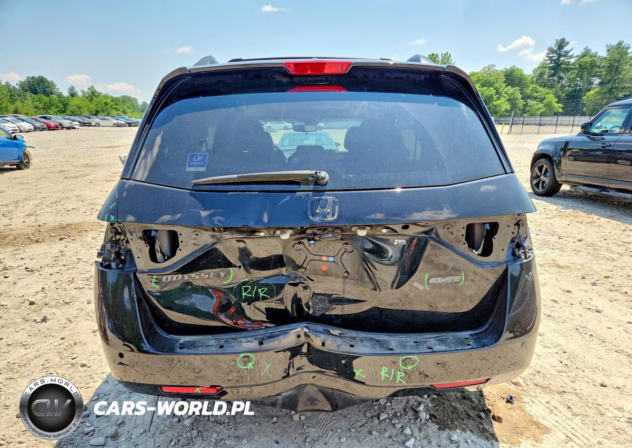 2014 Honda Odyssey Touring VIN:5FNRL5H93EB028656 - 6