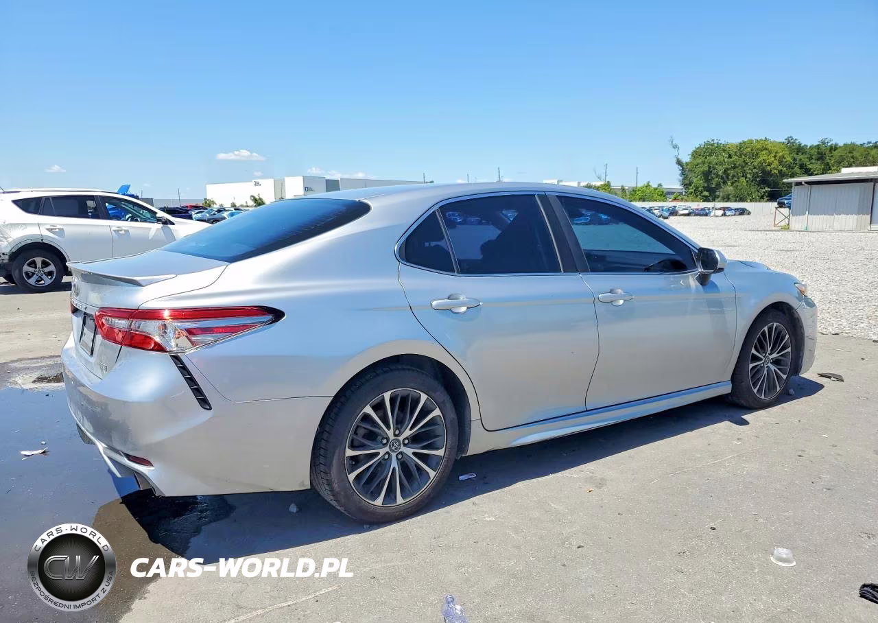 2018 Toyota Camry Se VIN:4T1B11HKXJU029254 - 3