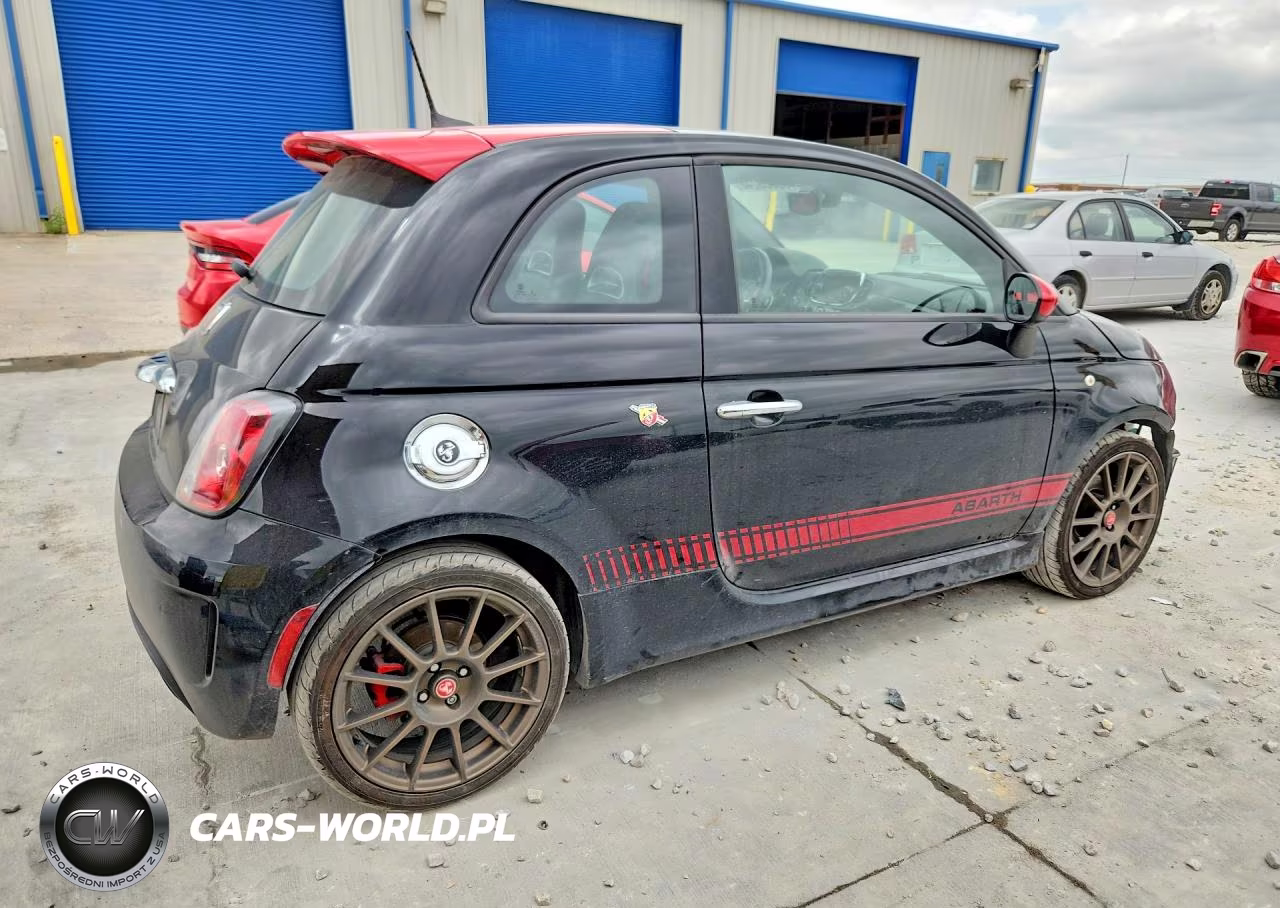 2017 Fiat 500 Abarth VIN:3C3CFFFHXHT604217 - 3