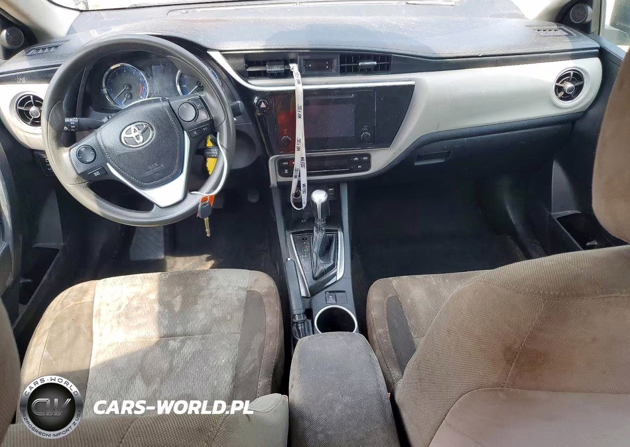 2018 Toyota Corolla Le VIN:2T1BURHE6JC048031 - 8