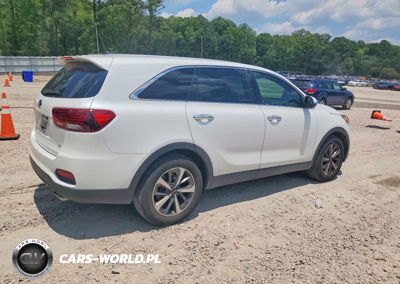 2020 Kia Sorento S VIN:5XYPG4A51LG690562 - 3
