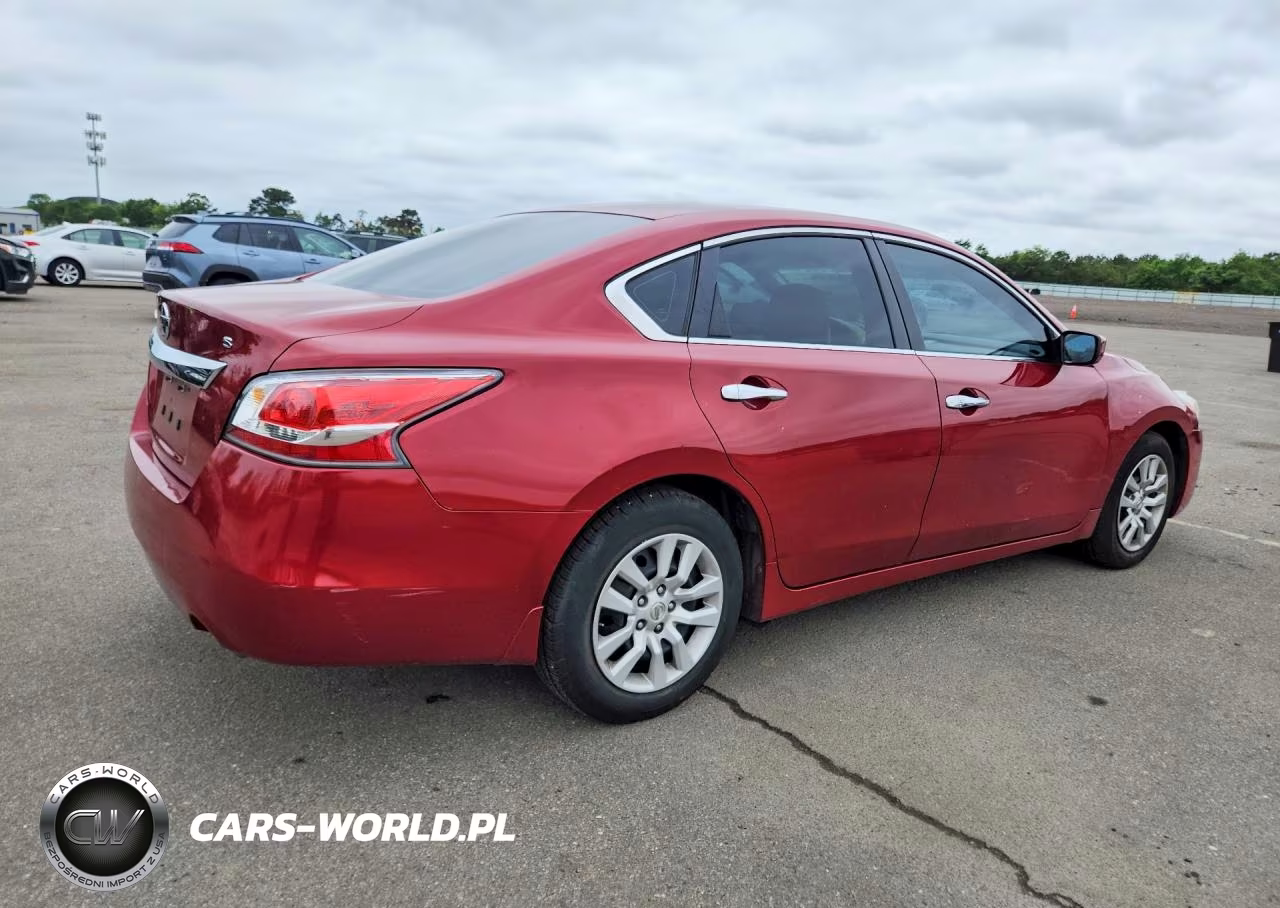 2015 Nissan Altima 2.5 S VIN:1N4AL3AP0FN330439 - 3