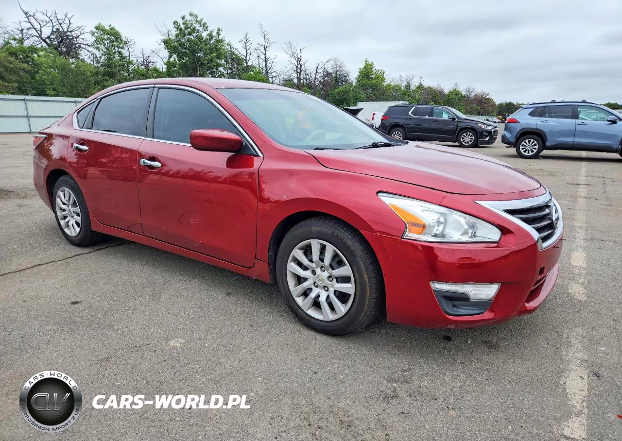 2015 Nissan Altima 2.5 S VIN:1N4AL3AP0FN330439 - 4