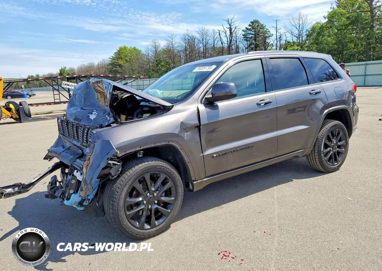 2020 Jeep Grand Cherokee Laredo