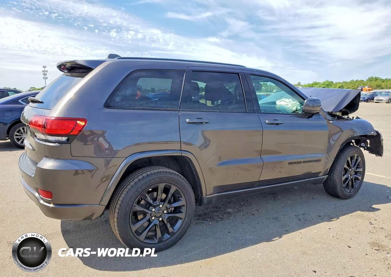 2020 Jeep Grand Cherokee Laredo VIN:1C4RJFAG6LC143900 - 3