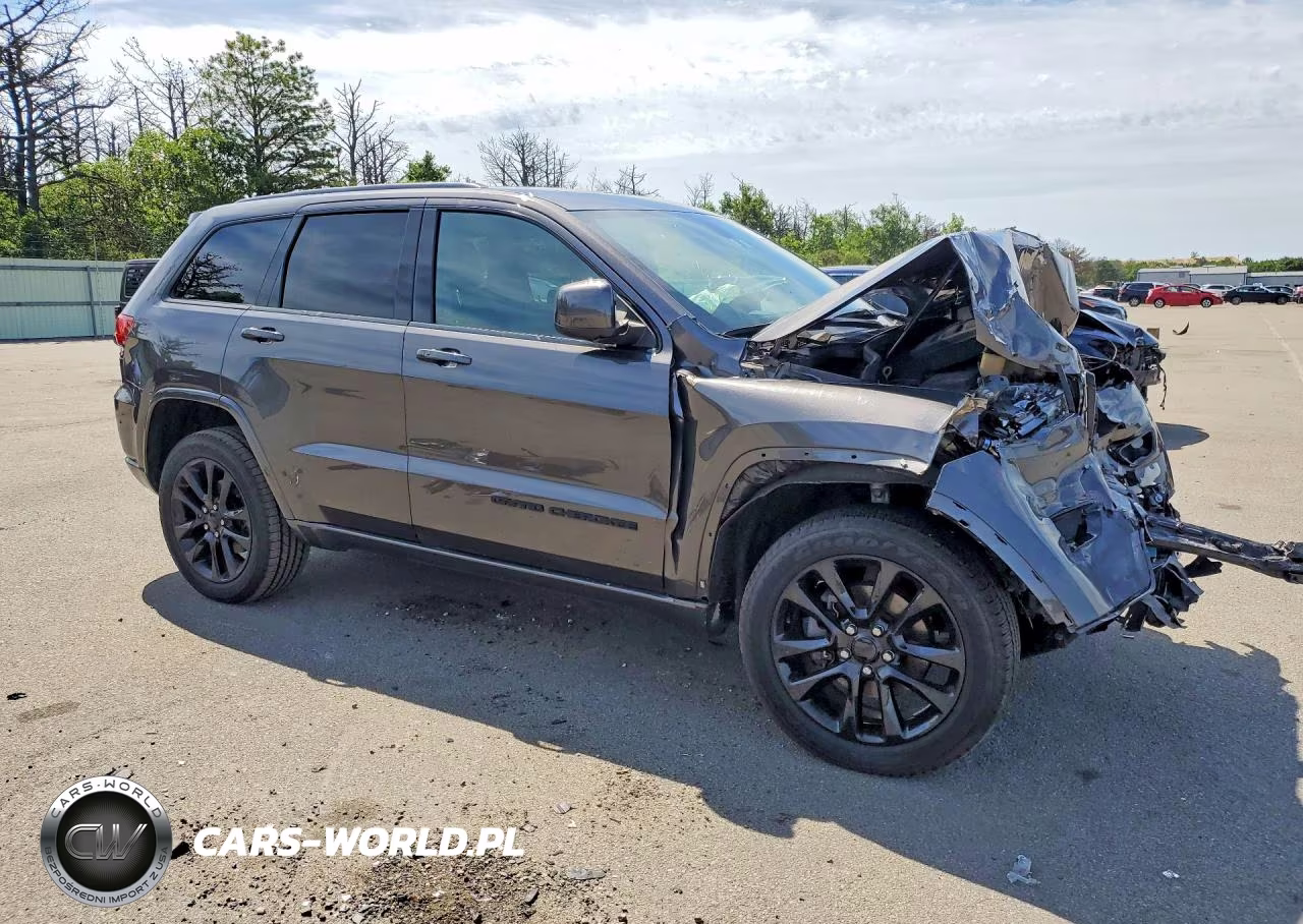 2020 Jeep Grand Cherokee Laredo VIN:1C4RJFAG6LC143900 - 4