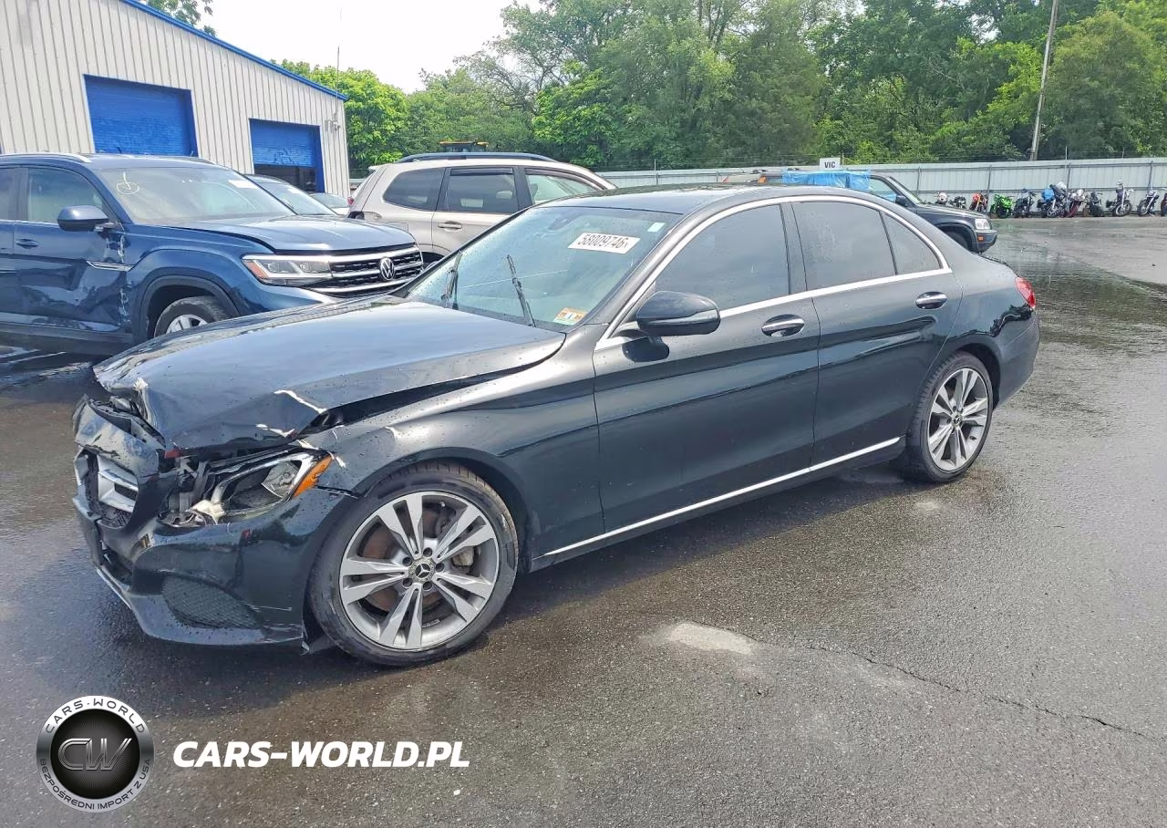 2017 Mercedes-Benz C 300 – zdjęcie 1 z 12