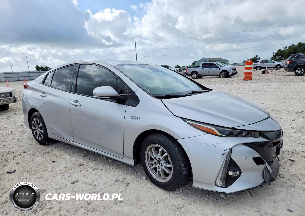 2020 Toyota Prius Prime Limited VIN:JTDKARFP3L3122546 - 4