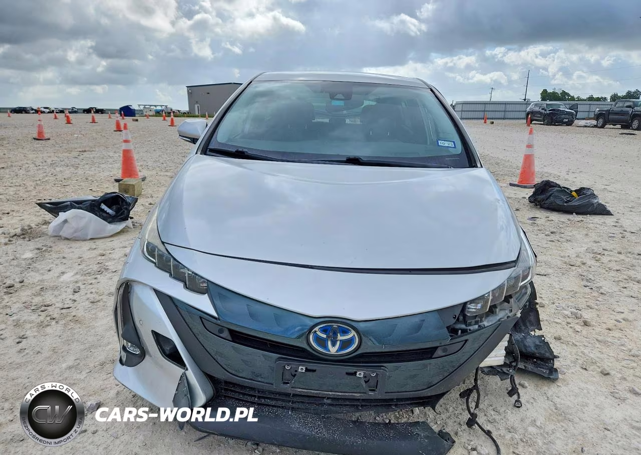 2020 Toyota Prius Prime Limited VIN:JTDKARFP3L3122546 - 5