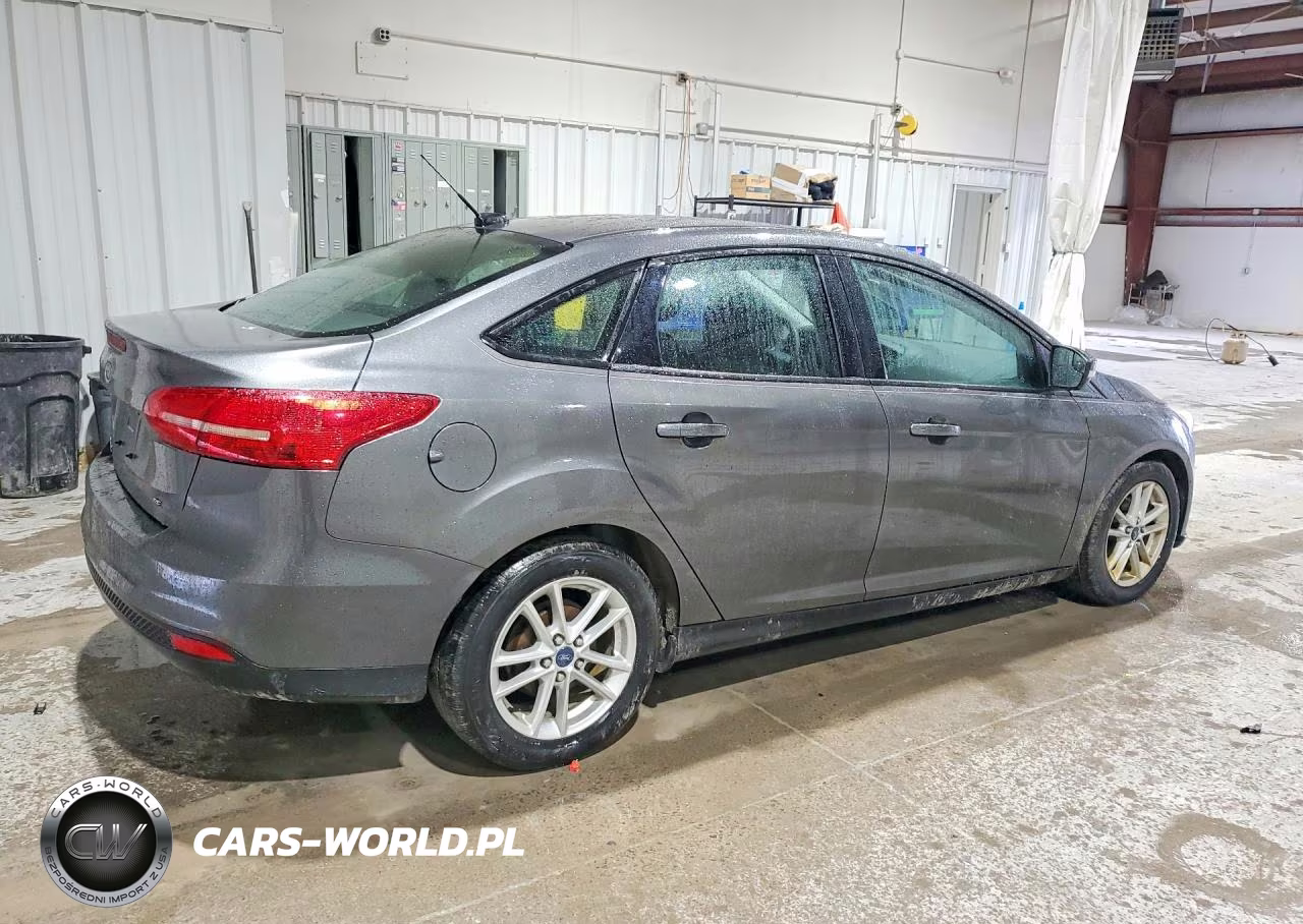 2015 Ford Focus Se VIN:1FADP3F20FL362222 - 3