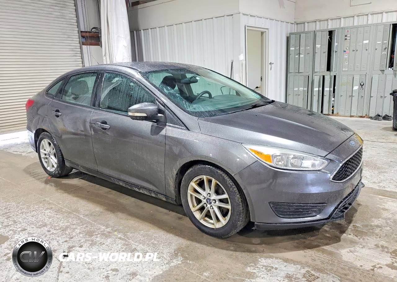 2015 Ford Focus Se VIN:1FADP3F20FL362222 - 4