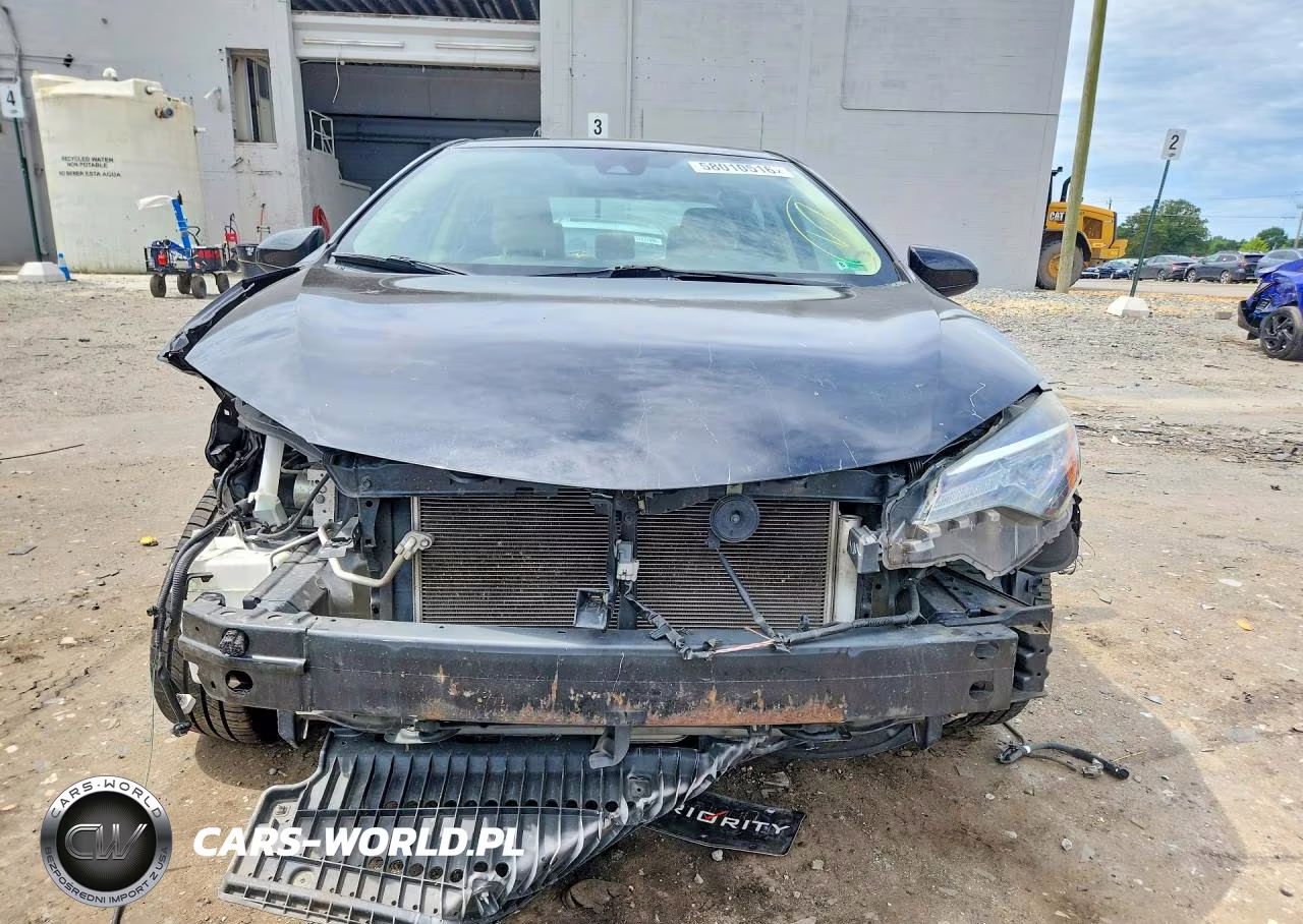 2018 Toyota Corolla Le VIN:2T1BURHE7JC040181 - 5