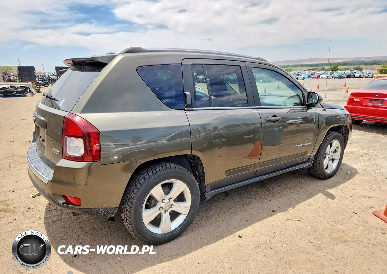 2015 Jeep Compass Latitude VIN:1C4NJCEA1FD191547 - 3