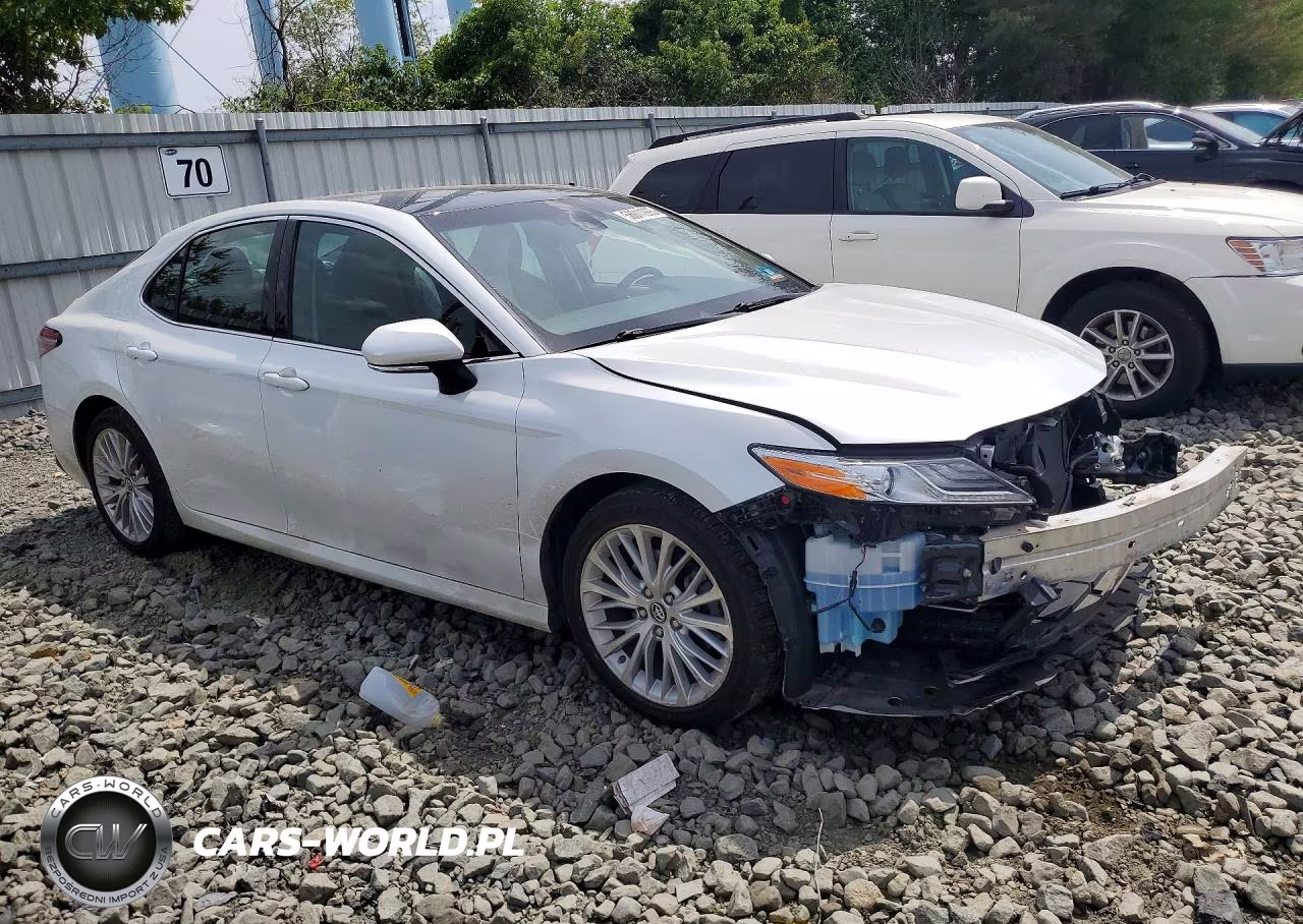 2018 Toyota Camry Xle VIN:4T1B11HK7JU074586 - 4