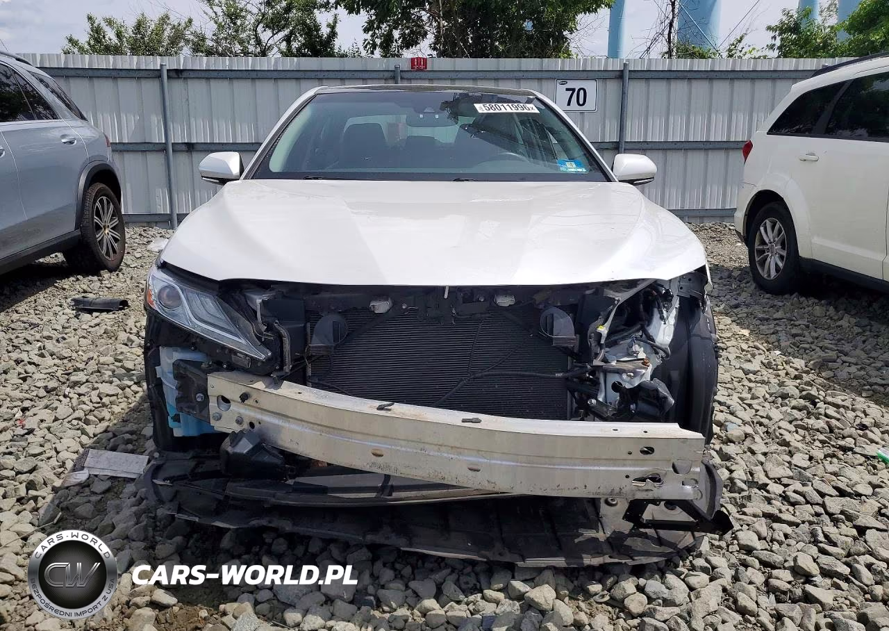 2018 Toyota Camry Xle VIN:4T1B11HK7JU074586 - 5