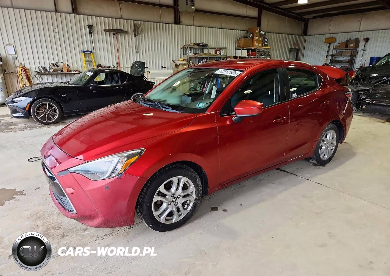 2017 Toyota Yaris Ia Base – zdjęcie 1 z 12