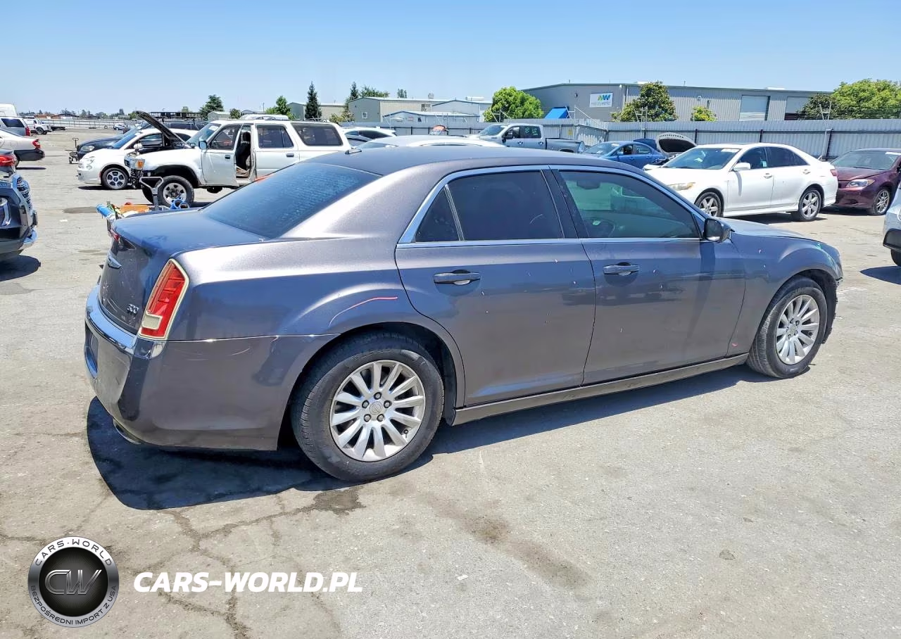 2014 Chrysler 300 VIN:2C3CCAAG3EH159818 - 3