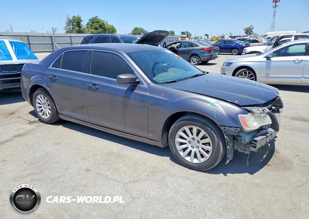 2014 Chrysler 300 VIN:2C3CCAAG3EH159818 - 4