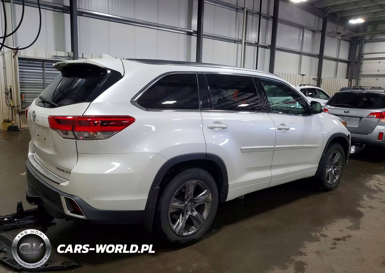 2018 Toyota Highlander Limited Platinum VIN:5TDDZRFH6JS814080 - 3
