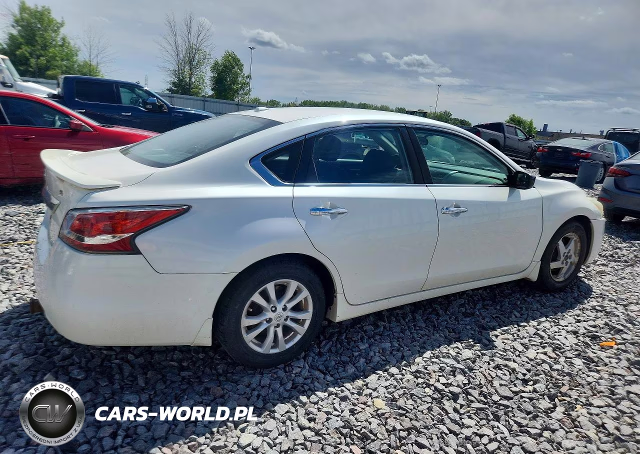 2014 Nissan Altima 2.5 S VIN:1N4AL3AP7EC157822 - 3