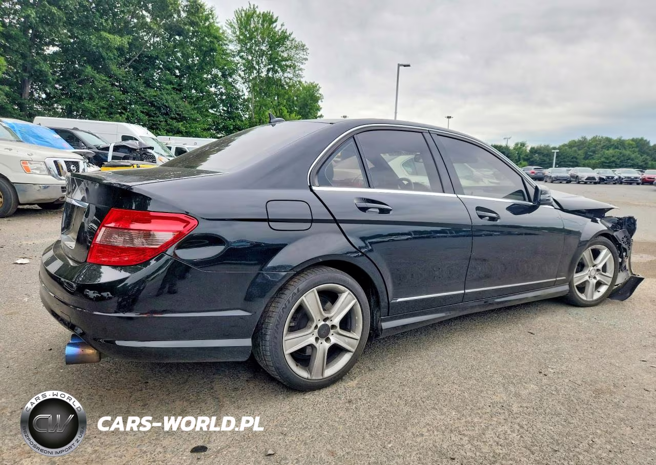 2011 Mercedes-Benz C 300 4Matic VIN:WDDGF8BB7BR182360 - 3