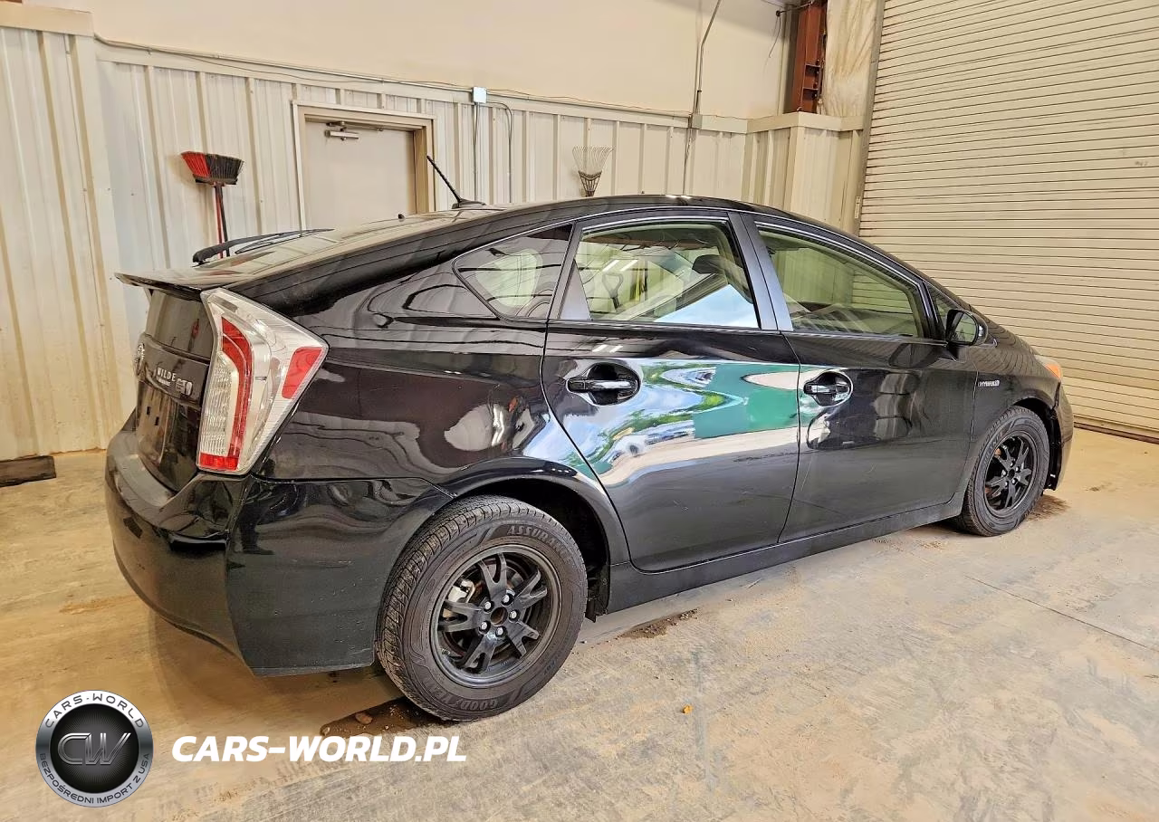 2014 Toyota Prius Four VIN:JTDKN3DU6E0357652 - 3