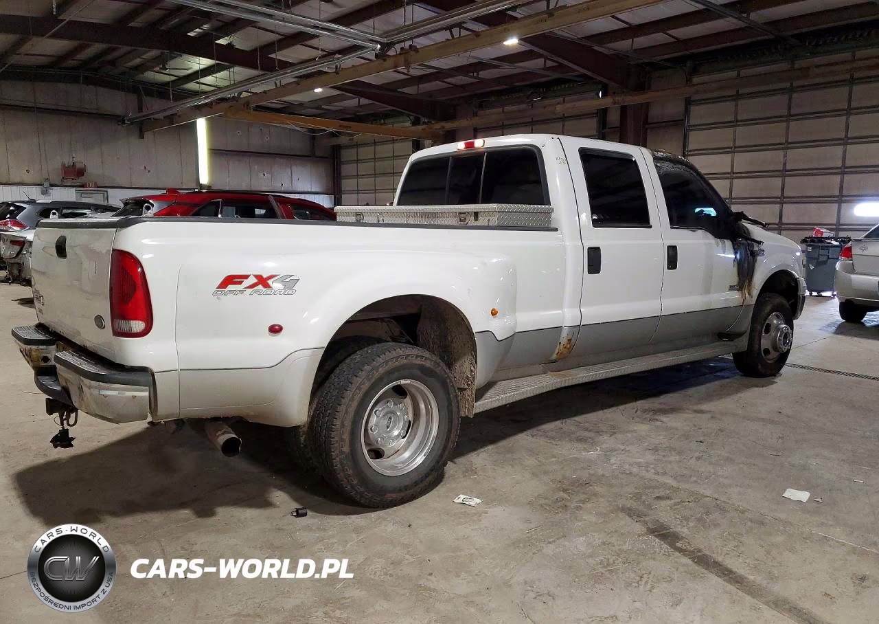 2005 Ford F350 Super Duty VIN:1FTWW33P65EA62760 - 3