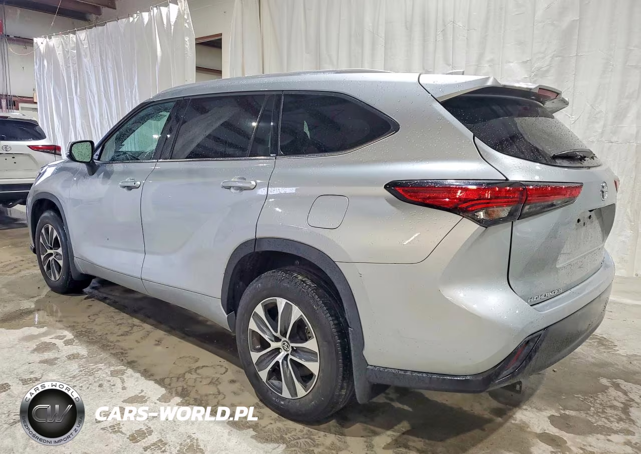 2022 Toyota Highlander Xle VIN:5TDHZRBH5NS163425 - 2