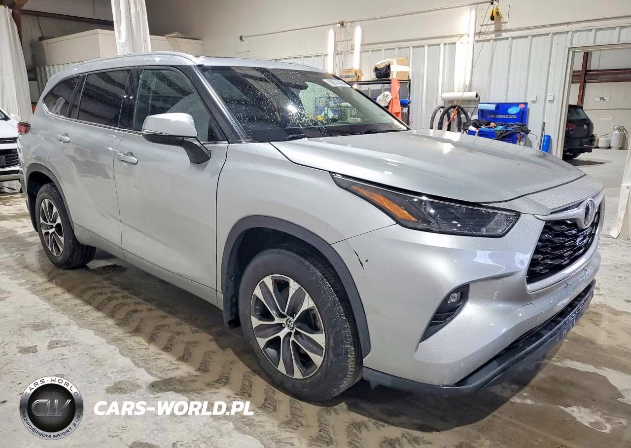 2022 Toyota Highlander Xle VIN:5TDHZRBH5NS163425 - 4